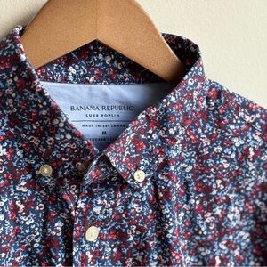 Banana Republic Red and Blue Casual Button Down Shirt